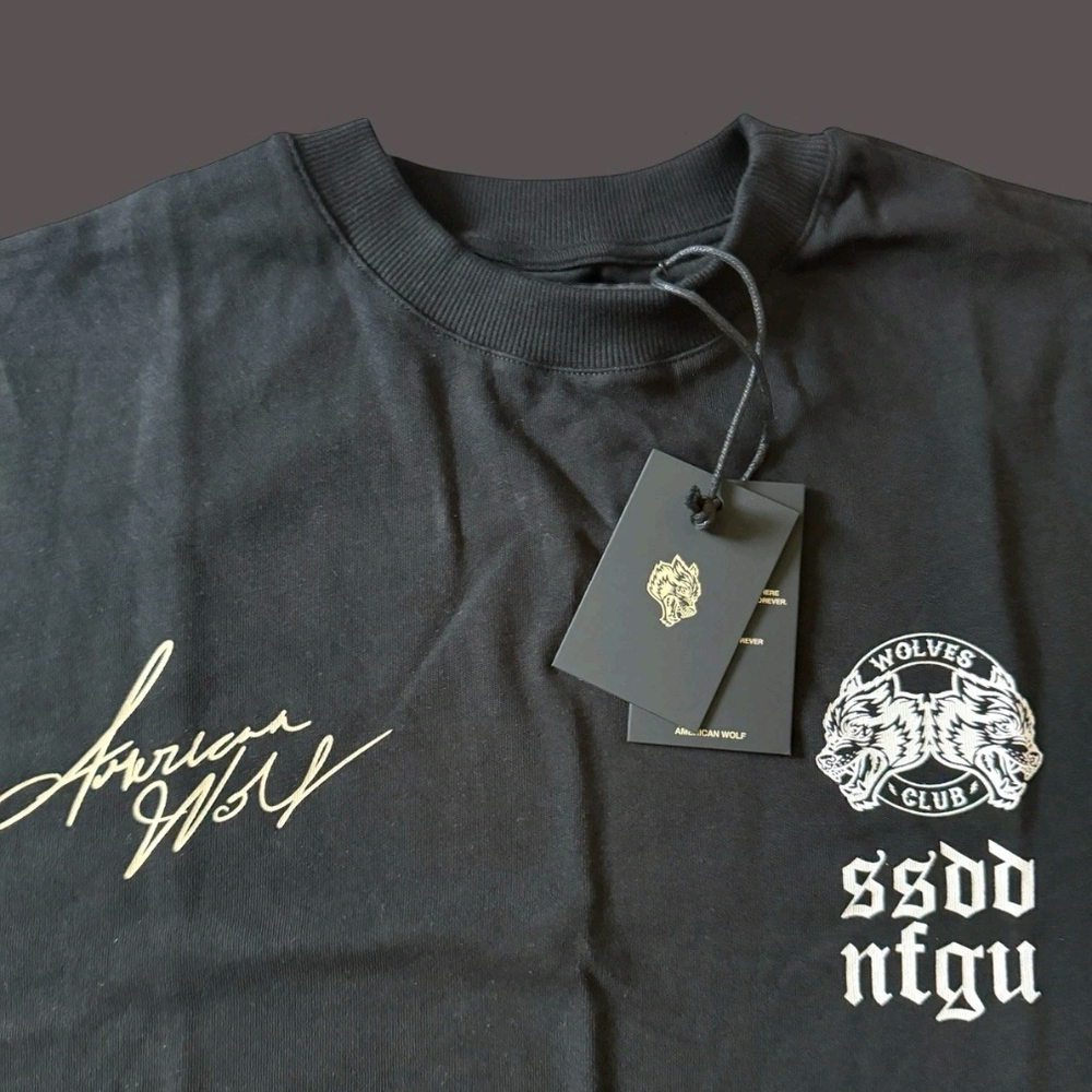 Exclusive Black Graphic T-Shirt with Star - Picture 3 of 5